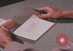 Image Travail d'examinateur de laboratoire du FBI United States USA, 1967, de la seconde 45 séquences d'archives historiques vidéo 65675080602