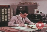 Image Travail d'examinateur de laboratoire du FBI United States USA, 1967, de la seconde 60 séquences d'archives historiques vidéo 65675080602