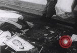 Standbild Vietcong-Autobombardement 1965 Saigon Vietnam, 1965, aus Sekunde 17 historischem Filmmaterial Videoclip 65675080612
