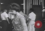 Standbild Vietcong-Autobombardement 1965 Saigon Vietnam, 1965, aus Sekunde 39 historischem Filmmaterial Videoclip 65675080612