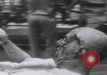 Standbild Vietcong-Autobombardement 1965 Saigon Vietnam, 1965, aus Sekunde 43 historischem Filmmaterial Videoclip 65675080612