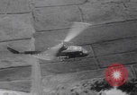 Standbild Vietcong-Autobombardement 1965 Saigon Vietnam, 1965, aus Sekunde 48 historischem Filmmaterial Videoclip 65675080612