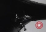 Standbild Vietcong-Autobombardement 1965 Saigon Vietnam, 1965, aus Sekunde 51 historischem Filmmaterial Videoclip 65675080612