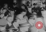 Immagine di Salta nella libertà Berlino Germania, 1961, secondo 15 filmato di repertorio 65675080700