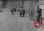 Immagine di Salta nella libertà Berlino Germania, 1961, secondo 36 filmato di repertorio 65675080700
