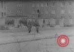 Immagine di Salta nella libertà Berlino Germania, 1961, secondo 39 filmato di repertorio 65675080700