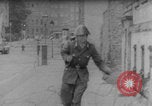Immagine di Salta nella libertà Berlino Germania, 1961, secondo 42 filmato di repertorio 65675080700