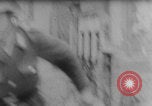 Immagine di Salta nella libertà Berlino Germania, 1961, secondo 44 filmato di repertorio 65675080700