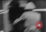 Immagine di Salta nella libertà Berlino Germania, 1961, secondo 46 filmato di repertorio 65675080700