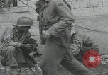 Standbild Verletzte Hundebehandlung Normandie Frankreich, 1944, aus Sekunde 7 historischem Filmmaterial Videoclip 65675080701