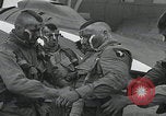 Standbild Filthy Thirteen bereiten sich vor England, 1944, aus Sekunde 7 historischem Filmmaterial Videoclip 65675080702
