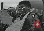 Standbild Filthy Thirteen bereiten sich vor England, 1944, aus Sekunde 11 historischem Filmmaterial Videoclip 65675080702