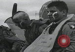 Standbild Filthy Thirteen bereiten sich vor England, 1944, aus Sekunde 13 historischem Filmmaterial Videoclip 65675080702