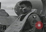 Standbild Filthy Thirteen bereiten sich vor England, 1944, aus Sekunde 15 historischem Filmmaterial Videoclip 65675080702
