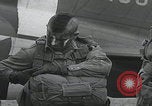 Standbild Filthy Thirteen bereiten sich vor England, 1944, aus Sekunde 18 historischem Filmmaterial Videoclip 65675080702