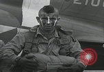 Standbild Filthy Thirteen bereiten sich vor England, 1944, aus Sekunde 21 historischem Filmmaterial Videoclip 65675080702