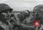 Standbild Filthy Thirteen bereiten sich vor England, 1944, aus Sekunde 31 historischem Filmmaterial Videoclip 65675080702