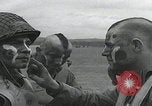 Standbild Filthy Thirteen bereiten sich vor England, 1944, aus Sekunde 32 historischem Filmmaterial Videoclip 65675080702