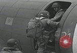 Standbild Filthy Thirteen bereiten sich vor England, 1944, aus Sekunde 41 historischem Filmmaterial Videoclip 65675080702