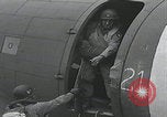 Standbild Filthy Thirteen bereiten sich vor England, 1944, aus Sekunde 44 historischem Filmmaterial Videoclip 65675080702