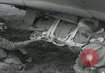 Standbild Filthy Thirteen bereiten sich vor England, 1944, aus Sekunde 46 historischem Filmmaterial Videoclip 65675080702