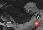 Standbild Filthy Thirteen bereiten sich vor England, 1944, aus Sekunde 59 historischem Filmmaterial Videoclip 65675080702