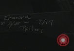 Standbild US-Offizier liest Newbury England Vereinigtes Königreich, 1944, aus Sekunde 22 historischem Filmmaterial Videoclip 65675080770