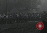 Standbild US-Offizier liest Newbury England Vereinigtes Königreich, 1944, aus Sekunde 29 historischem Filmmaterial Videoclip 65675080770