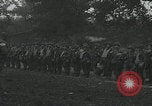 Standbild US-Offizier liest Newbury England Vereinigtes Königreich, 1944, aus Sekunde 39 historischem Filmmaterial Videoclip 65675080770