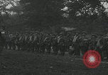 Standbild US-Offizier liest Newbury England Vereinigtes Königreich, 1944, aus Sekunde 40 historischem Filmmaterial Videoclip 65675080770