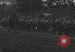 Standbild US-Offizier liest Newbury England Vereinigtes Königreich, 1944, aus Sekunde 54 historischem Filmmaterial Videoclip 65675080770