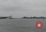 Standbild C-47 heben einzeln ab Newbury England Vereinigtes Königreich, 1944, aus Sekunde 5 historischem Filmmaterial Videoclip 65675080771