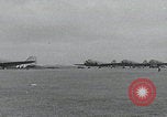 Standbild C-47 heben einzeln ab Newbury England Vereinigtes Königreich, 1944, aus Sekunde 6 historischem Filmmaterial Videoclip 65675080771