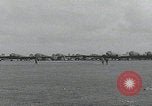 Standbild C-47 heben einzeln ab Newbury England Vereinigtes Königreich, 1944, aus Sekunde 11 historischem Filmmaterial Videoclip 65675080771