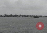 Standbild C-47 heben einzeln ab Newbury England Vereinigtes Königreich, 1944, aus Sekunde 17 historischem Filmmaterial Videoclip 65675080771