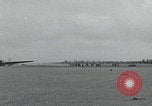 Standbild C-47 heben einzeln ab Newbury England Vereinigtes Königreich, 1944, aus Sekunde 23 historischem Filmmaterial Videoclip 65675080771