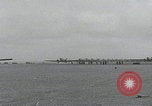 Standbild C-47 heben einzeln ab Newbury England Vereinigtes Königreich, 1944, aus Sekunde 31 historischem Filmmaterial Videoclip 65675080771