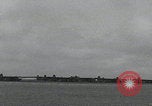 Standbild C-47 heben einzeln ab Newbury England Vereinigtes Königreich, 1944, aus Sekunde 35 historischem Filmmaterial Videoclip 65675080771