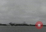 Standbild C-47 heben einzeln ab Newbury England Vereinigtes Königreich, 1944, aus Sekunde 41 historischem Filmmaterial Videoclip 65675080771