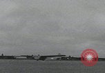 Standbild C-47 heben einzeln ab Newbury England Vereinigtes Königreich, 1944, aus Sekunde 46 historischem Filmmaterial Videoclip 65675080771