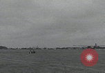 Standbild C-47 heben einzeln ab Newbury England Vereinigtes Königreich, 1944, aus Sekunde 56 historischem Filmmaterial Videoclip 65675080771