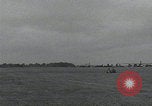 Standbild C-47 heben einzeln ab Newbury England Vereinigtes Königreich, 1944, aus Sekunde 58 historischem Filmmaterial Videoclip 65675080771
