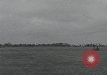 Standbild C-47 heben einzeln ab Newbury England Vereinigtes Königreich, 1944, aus Sekunde 60 historischem Filmmaterial Videoclip 65675080771