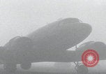 Standbild Fallschirmjäger der 101 Luftlandedivision nach Holland Newbury England Vereinigtes Königreich, 1944, aus Sekunde 43 historischem Filmmaterial Videoclip 65675080772