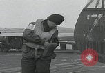 Standbild Fallschirmjäger der 101 Luftlandedivision nach Holland Newbury England Vereinigtes Königreich, 1944, aus Sekunde 50 historischem Filmmaterial Videoclip 65675080772