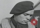 Standbild Fallschirmjäger der 101 Luftlandedivision nach Holland Newbury England Vereinigtes Königreich, 1944, aus Sekunde 60 historischem Filmmaterial Videoclip 65675080772