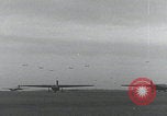 Image Formation d'avions de transport de la RAF Newbury Newbury Berkshire Angleterre Royaume-Uni, 1944, de la seconde 15 séquences d'archives historiques vidéo 65675080775