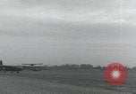 Image Formation d'avions de transport de la RAF Newbury Newbury Berkshire Angleterre Royaume-Uni, 1944, de la seconde 28 séquences d'archives historiques vidéo 65675080775