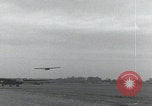 Image Formation d'avions de transport de la RAF Newbury Newbury Berkshire Angleterre Royaume-Uni, 1944, de la seconde 30 séquences d'archives historiques vidéo 65675080775