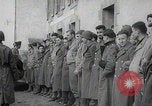 Immagine di Scambio di prigionieri tra alleati e nazisti tedeschi Francia, 1945, secondo 10 filmato di repertorio 65675080820